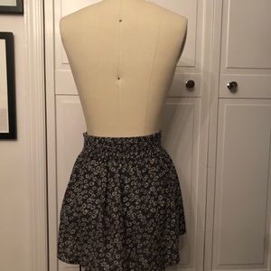 Cooperative Skirts - Daisy printed mini🌼 Cooperative Skirts - Daisy printed mini🌼